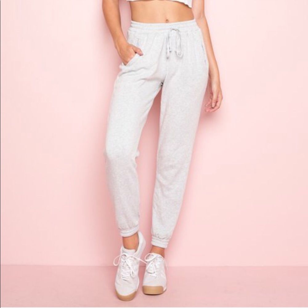Brandy Melville Rosa Drawstring Sweatpants - Picture 5 of 8